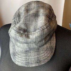 Grey checkered Hat express L/XL